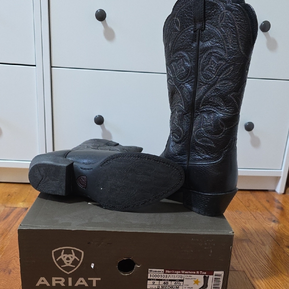 Ariat Black Cowboy Boots with Intricate Accents